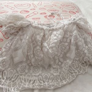 Abercrombie off shoulder white laced blouse